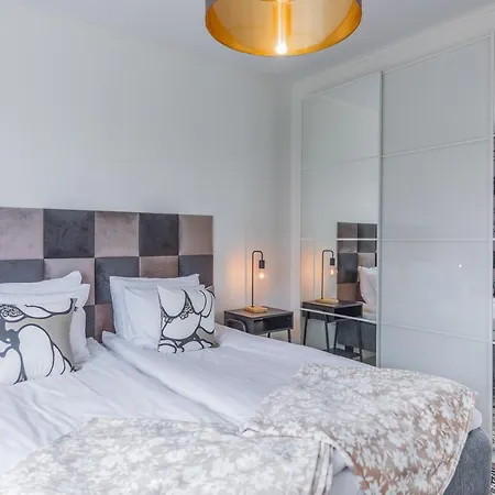 Korkalonkatu 公寓 *