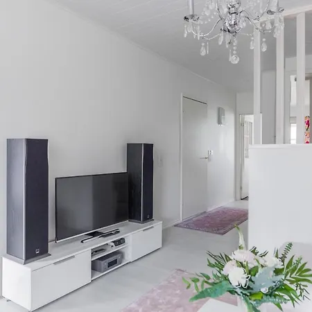 Korkalonkatu 公寓 *